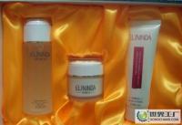 溫州伊琳達(dá)化妝品連鎖批發(fā) 專(zhuān)業(yè)補(bǔ)水套裝供應(yīng)，打造健康水潤(rùn)肌膚